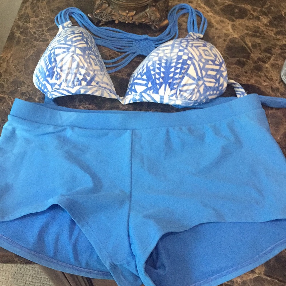2 piece swim suit shorts bikini top size 8 10